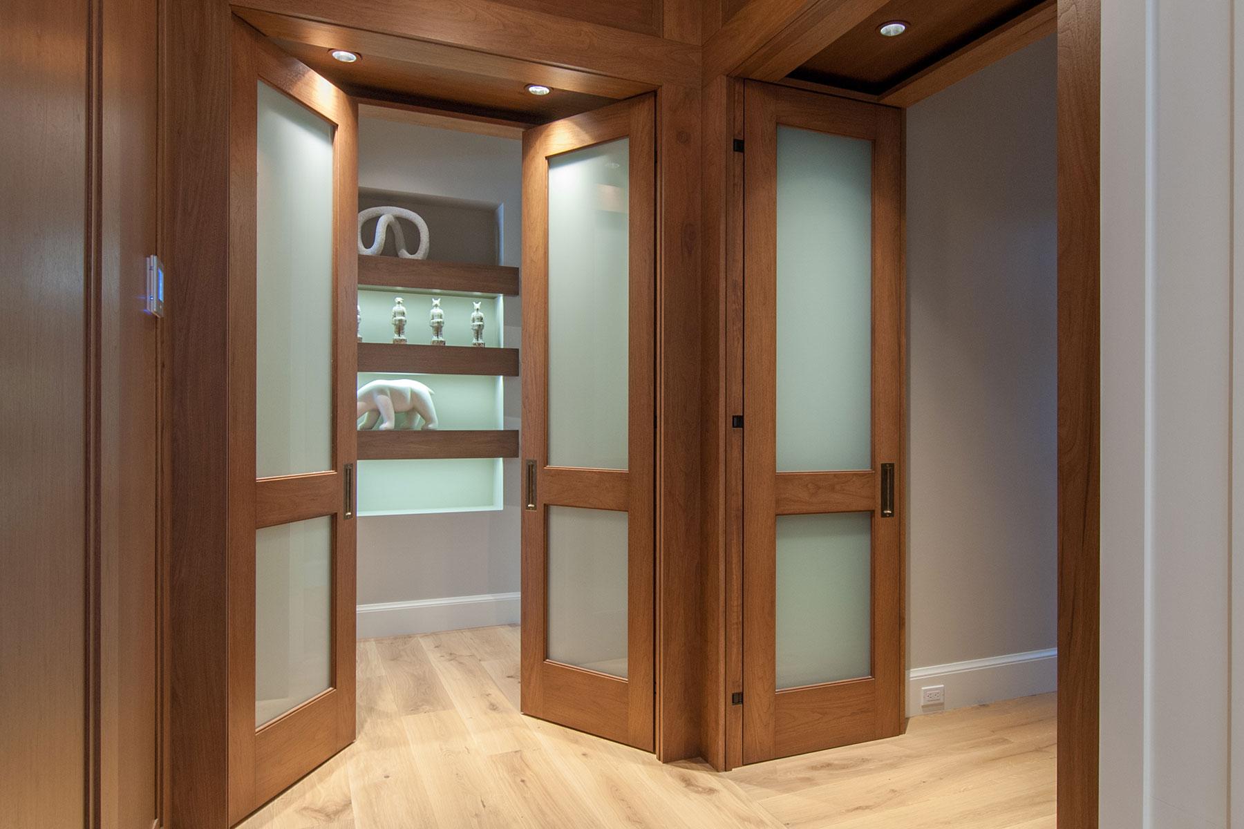 dual flat interior doors with glass inserts